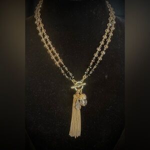 Elegant Gold and Crystal Necklace